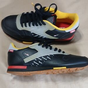 Reebok Men's Black and Gray Sneakers